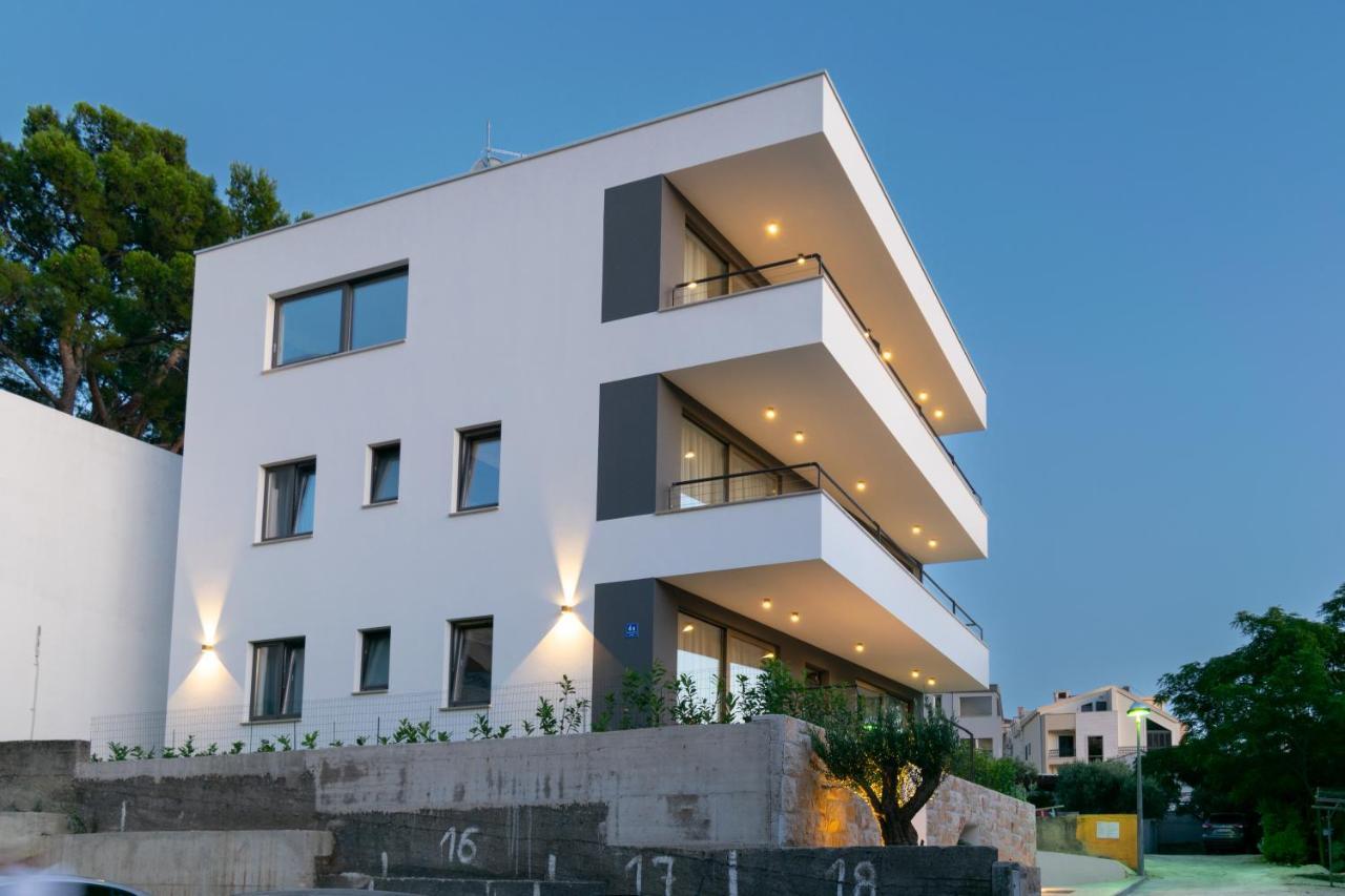 Apartmani Pino Baska Voda Exterior photo