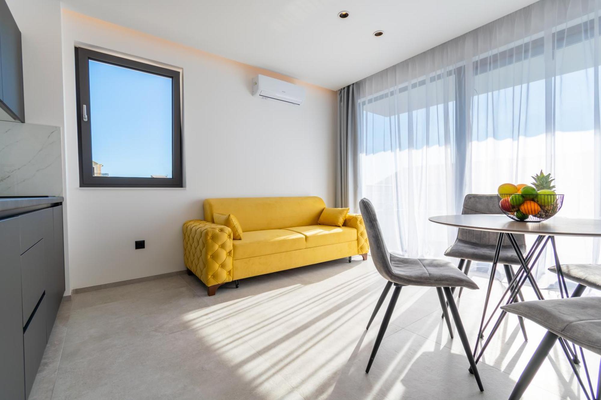 Apartmani Pino Baska Voda Room photo