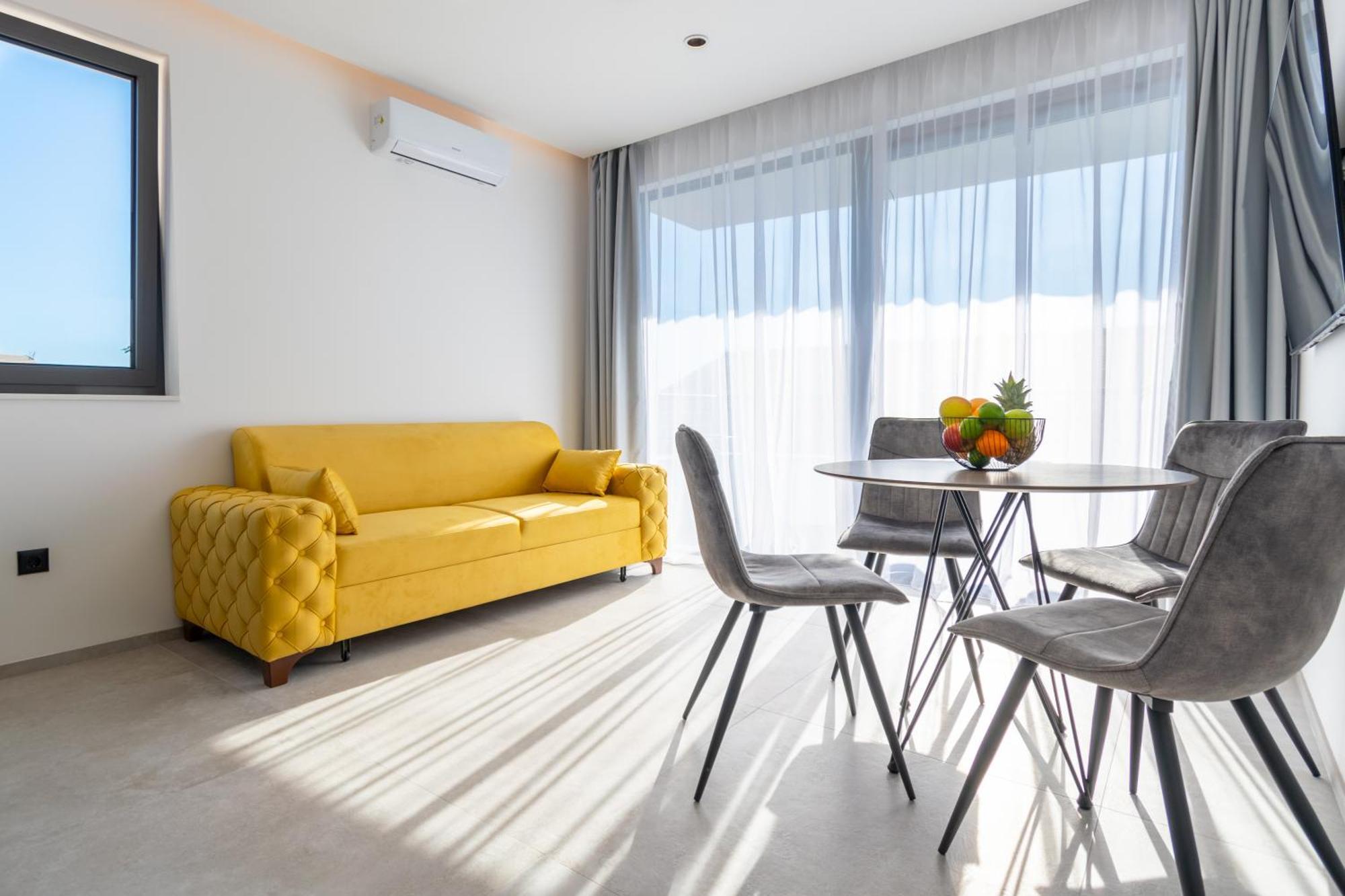 Apartmani Pino Baska Voda Room photo