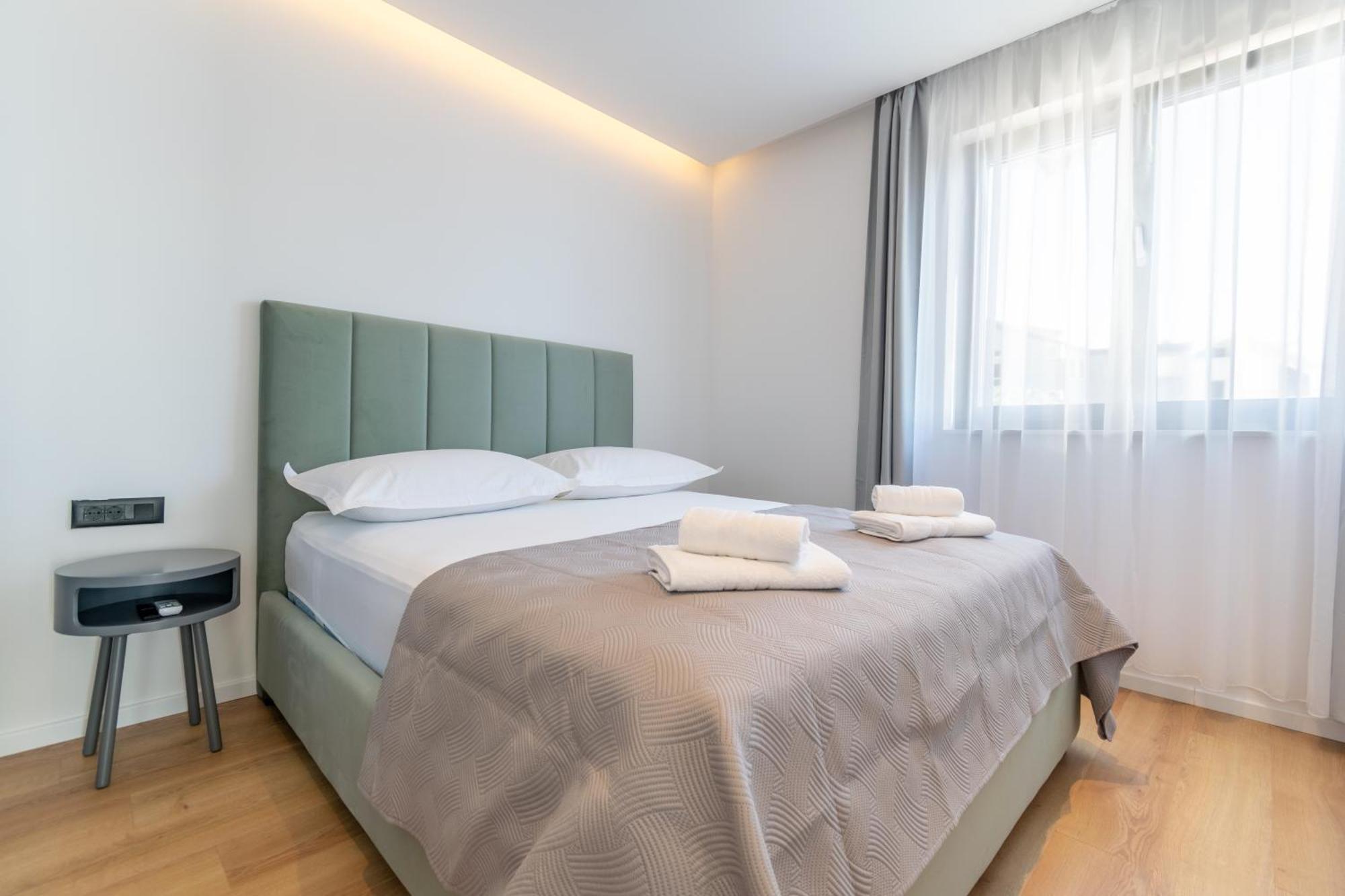 Apartmani Pino Baska Voda Room photo